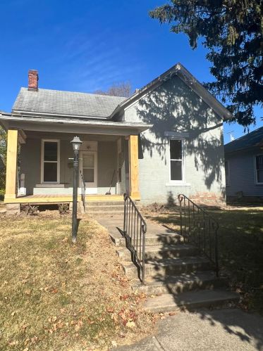 714 Temple St, Washington Ch, OH 43160-1540