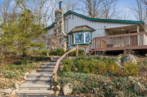 56 Bluff Ave, Greenwood Lake, NY 10925-4409