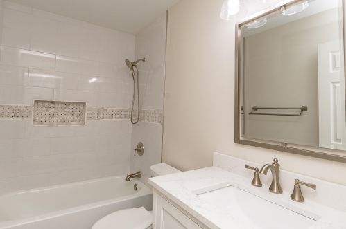 8235 Woodcreek Dr, Florence KY  41042-9119 exterior