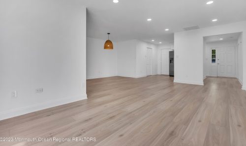 16 Jetty Ct, Bricktown NJ  08723-7225 exterior