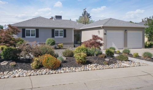 921 York St, Lodi, CA 95240-5110