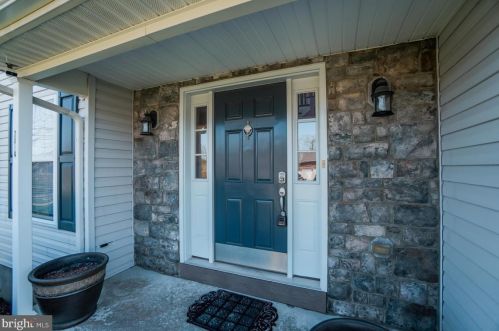 2054 Canyon Creek Rd, Gilbertsville PA  19525-7000 exterior