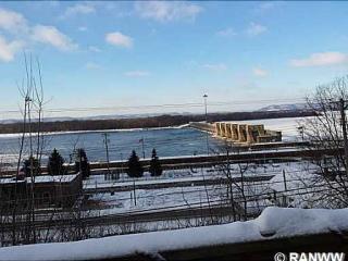 400 2nd St, Cream, WI 54610-9704