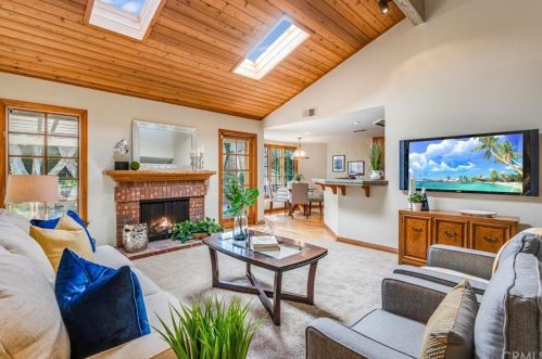 17 Malaga Pl, Manhattan Beach CA  90266-0072 exterior