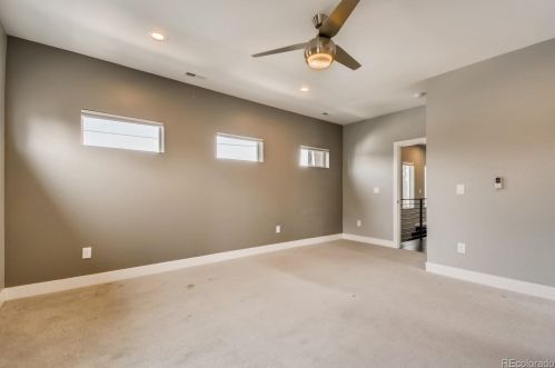 2111 Franklin St, Denver CO 80205-3905 exterior