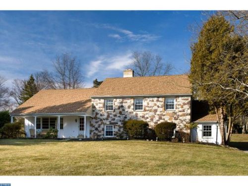 1237 Sugartown Rd, Berwyn, PA 19312-1817