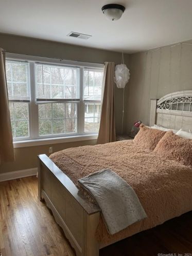 7 Grove St, Deep River CT  06417-1710 exterior