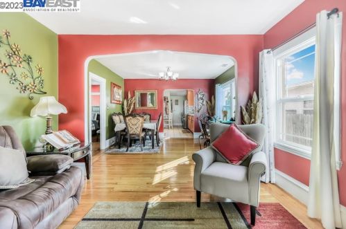 2708 Humboldt Ave, Oakland CA  94602-3635 exterior