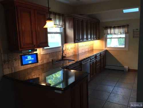 135 7th Ave, Paterson NJ  07506-1648 exterior