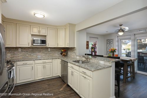 458 Center Ave, Middletown NJ  07748-5369 exterior