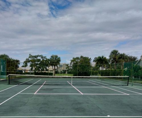 1557 Crayrich Ct, Fort Pierce FL  34952-4285 exterior