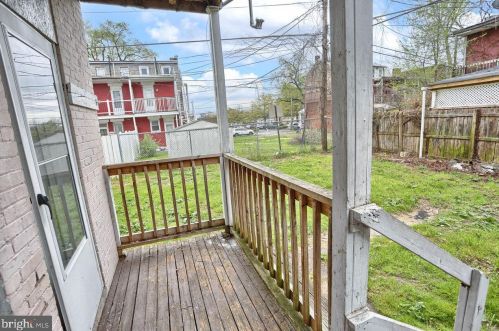 627 Oxford St, Harrisburg PA  17110-2521 exterior