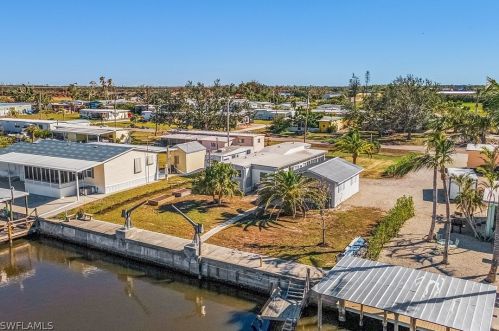 4794 Sandpiper Dr, Saint James City FL  33956-2833 exterior