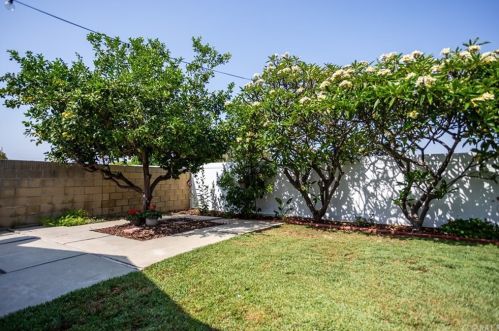 11801 La Serna Dr, Whittier CA  90604-3250 exterior