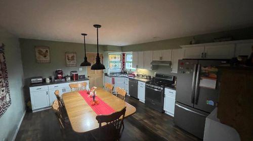 209 Laura Dr, New Kensington, PA 15068-6706