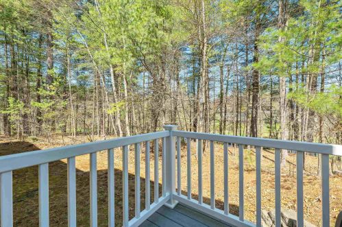 83 Barrington Ave, Nashua NH  03062-2288 exterior