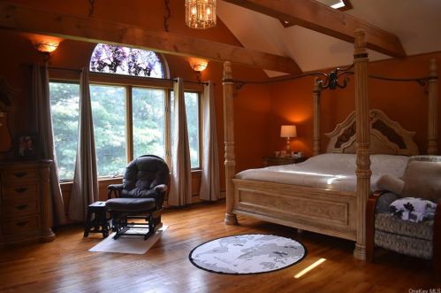 289 Pine Grove Rd, Middletown NY  10940-7587 exterior