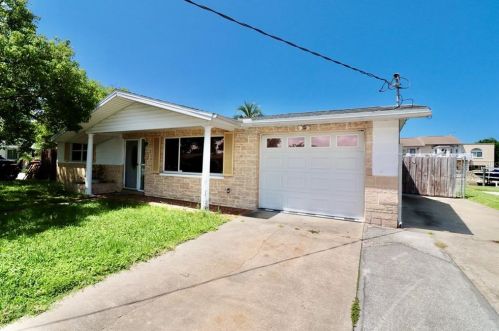 13705 Maria Dr, Port Richey, FL 34667-4522