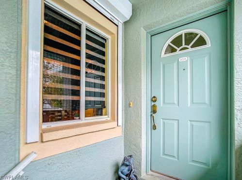 865 New Waterford Dr, Naples, FL 34104-8380