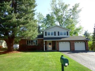 13 Tokay Ln, Schenectady, NY 12309-3209
