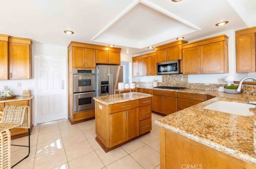 4565 Sea Bluff Cir, Carlsbad CA  92008-3671 exterior