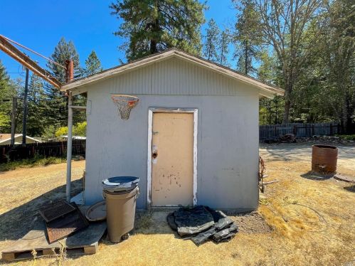 22619 Eastside Rd, Willits CA  95490-9780 exterior