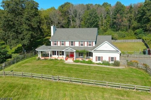 54 Morris Ave, Fredon NJ  07860-4900 exterior