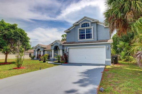 972 Consolata Ave, Fort Pierce, FL 34953-2877