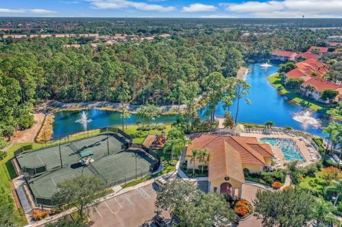 5893 Northridge Dr, Naples FL  34110-2376 exterior