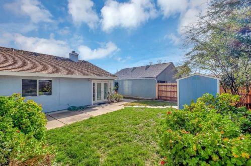 9440 Trenholm Dr, Elk Grove CA  95758-6534 exterior