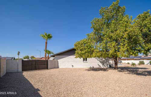 5621 Zoe Ella Way, Glendale AZ 85306-2823 exterior