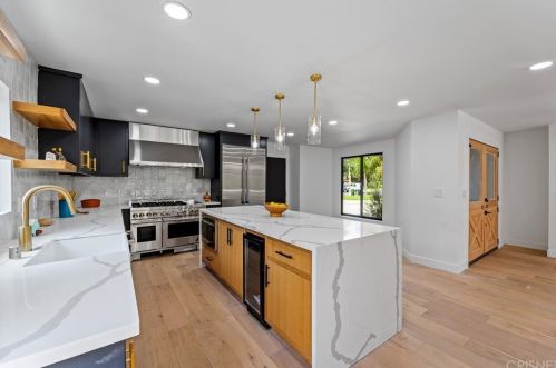 5254 Buffalo Ave, Van Nuys CA  91401-5929 exterior