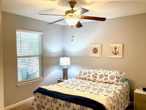 352 Park Ave, Defuniak Springs FL  32435-2611 exterior