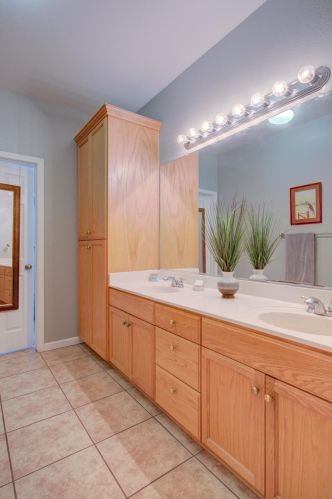 1429 Emerald Dr, Livingston CA  95334-9490 exterior