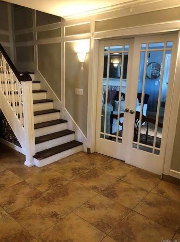 21 Linden Pl, Middletown NY  10940-4803 exterior