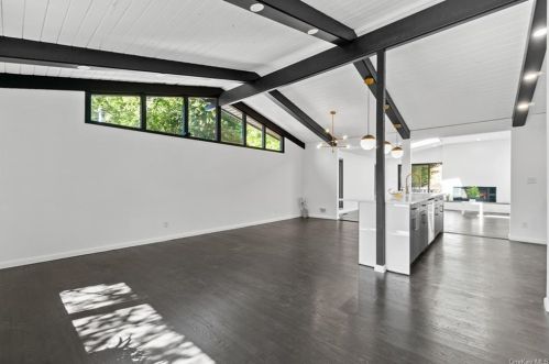 74 Greenwood Ln, White Plains NY  10607-1020 exterior