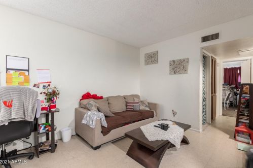 1102 Cheryl Dr, Phoenix AZ 85028-4436 exterior