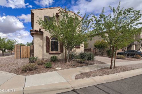 3054 Ivanhoe St, Gilbert, AZ 85295-9071
