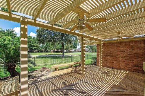 18235 Bluewater Cove Dr, Humble, TX 77346-6161