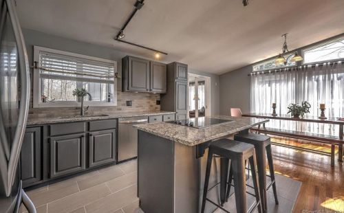 53 Alison Ave, Wallingford CT 06492-3302 exterior