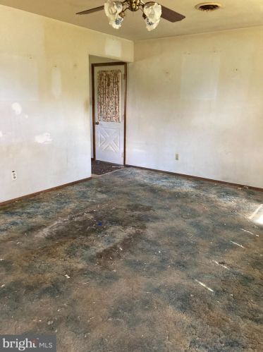 1671 Lindsay Lot Rd, Lees Cross Roads, PA 17257-8598