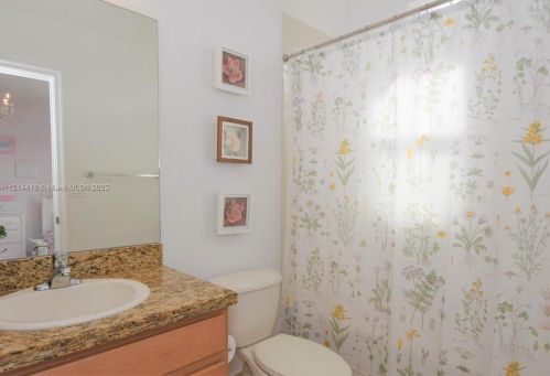 1418 147th Ter, Hollywood FL  33027-6187 exterior