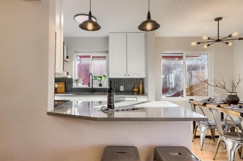 2818 Jackson St, Denver CO 80205-5052 exterior