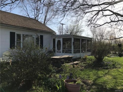 3353 Woodlawn Ave, Buffalo, NY 14219-1434