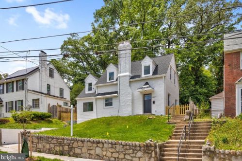 1227 45th Pl, Washington, DC 20019-5714