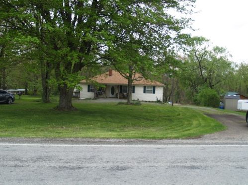 239 Oak Rd, Gibsonia, PA 15044-7960