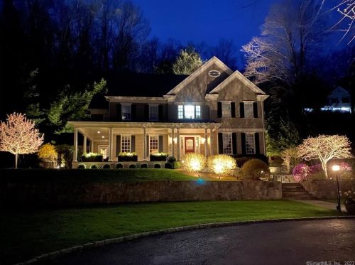 77 Tackora Trl, Ridgefield CT  06877-3028 exterior