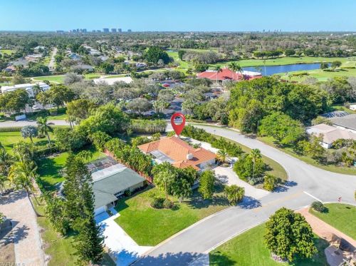 300 Country Clb Dr, Naples FL 34110-1144 exterior