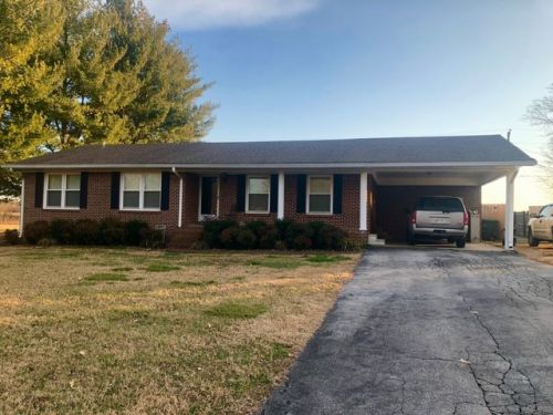 803 Lloyd St, Lawrenceburg, TN 38464-2921