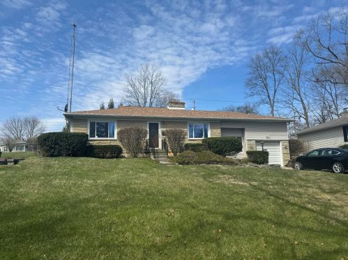 1913 Fairway Dr, Springfield, OH 45504-1218